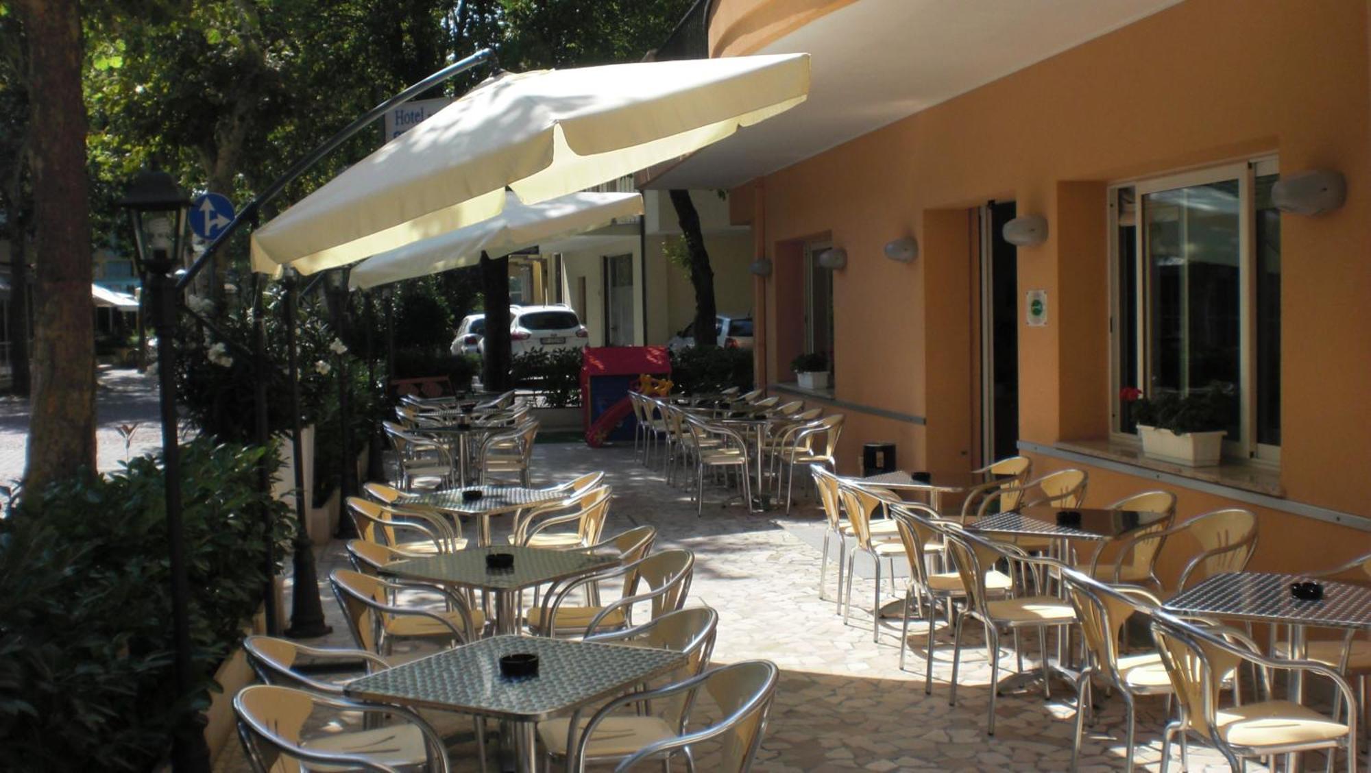 Hotel Silvia Misano Adriatico Exterior photo