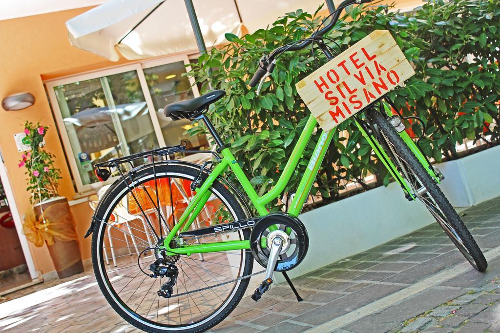 Hotel Silvia Misano Adriatico Exterior photo